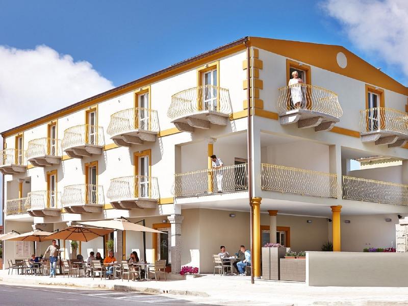 Hotel Muita Di Mari ซานตา เตเรซา กัลลูรา ภายนอก รูปภาพ
